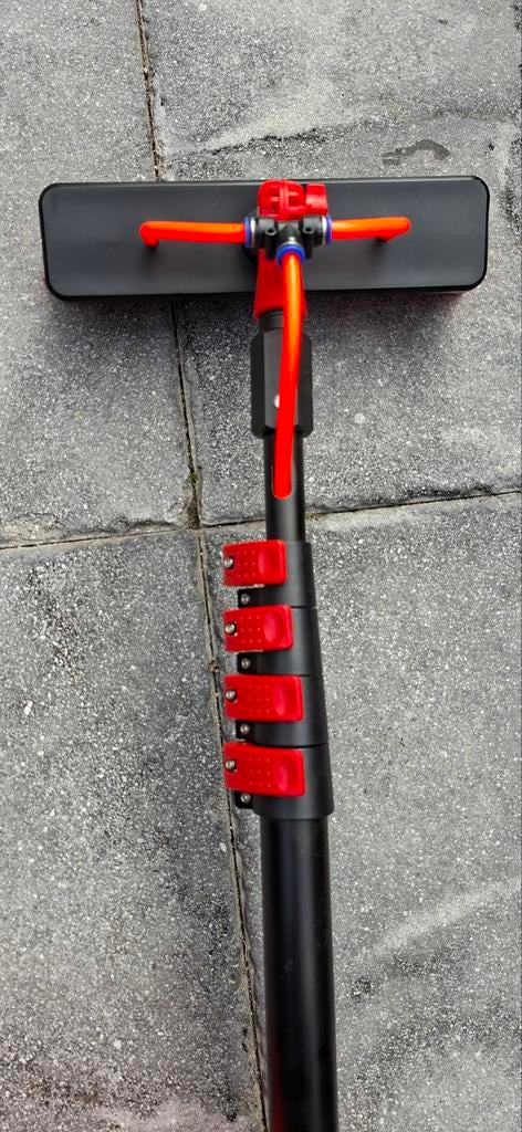 Uitschuifbare wasborstel met zeepdispenser, Huis en Inrichting, Ophalen