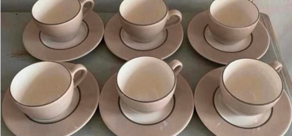 Italy kop & schotels - beige, Ophalen, Keramiek, Zo goed als nieuw, Overige stijlen