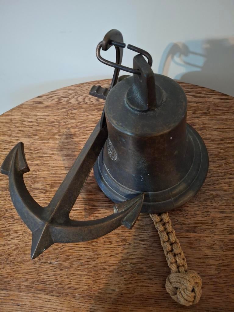 SCHEEPSBEL OUD, Ophalen