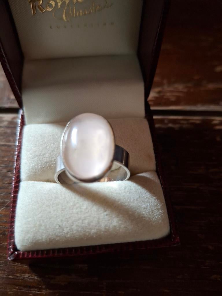 Zilveren ring met  rozenkwarts ringmaat 17mm, Antiek en Kunst, Ophalen of Verzenden