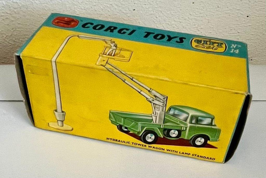 Doosje Corgi Toys Gift Set 14 Hydraulic Tower Wagon, Hobby en Vrije tijd, Ophalen of Verzenden, Zo goed als nieuw, Auto, Corgi