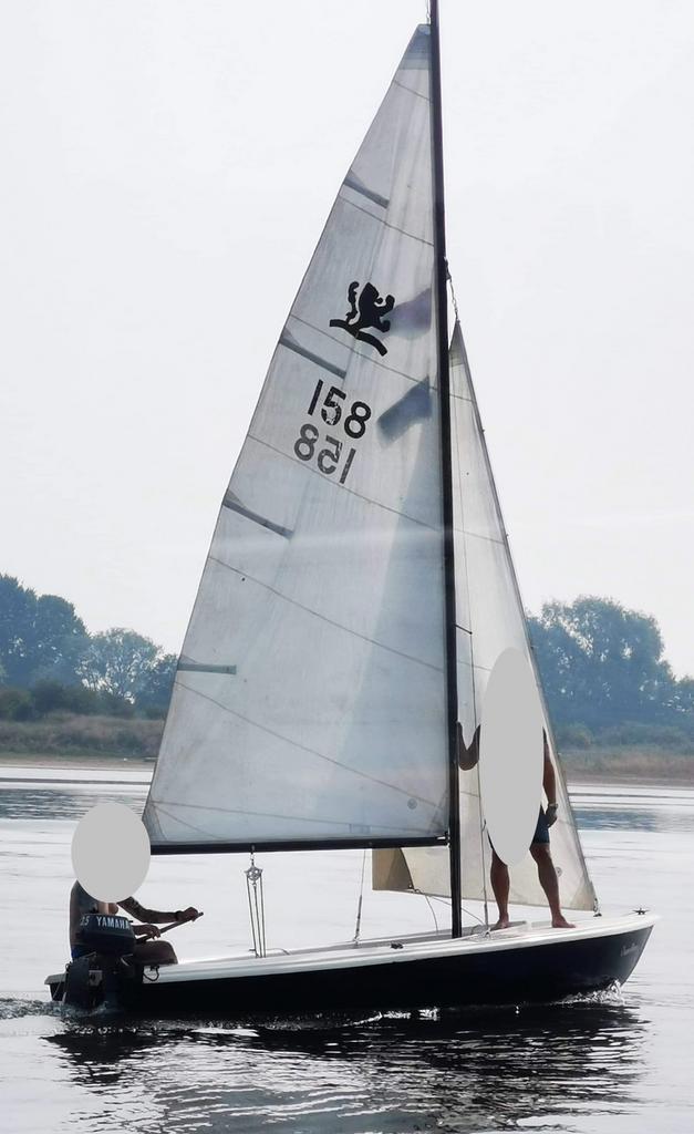 Open zeilboot polyester, 5m BEGO 500 met bb-motor, Watersport en Boten, Open zeilboten, Ophalen, Gebruikt, Overige typen, 3 tot 6 meter