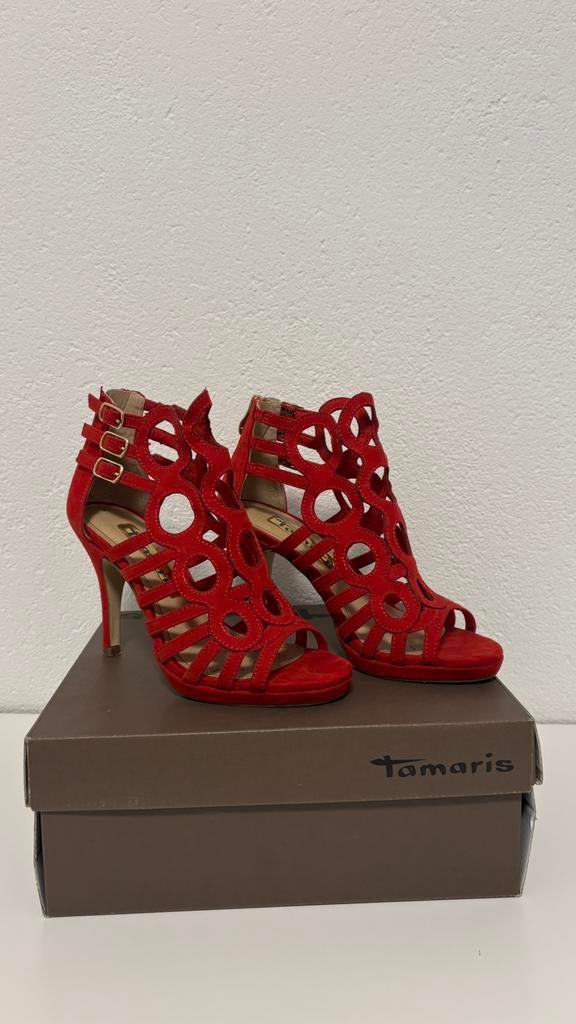 Tamaris rode pumps maat 37, Ophalen of Verzenden, Zo goed als nieuw, Rood