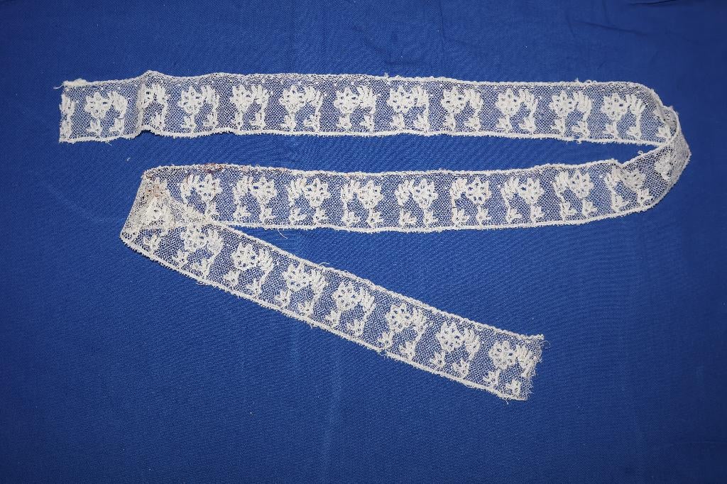 antiek mutsenkant (2);  klederdracht / folkore, Antiek en Kunst, Antiek | Kleden en Textiel, Ophalen of Verzenden