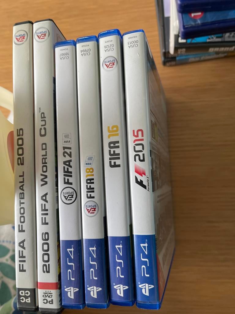 FIFA voetbal games voor PS4 en PC, Gebruikt, 2 spelers, Ophalen of Verzenden, Vanaf 3 jaar