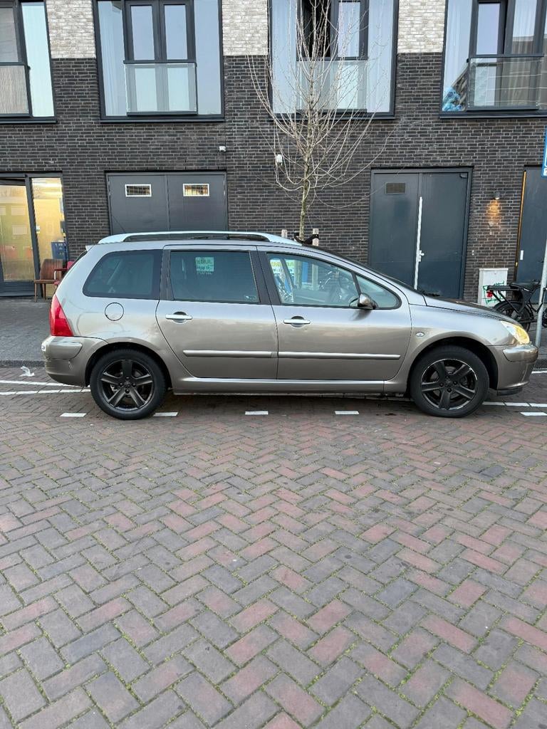 Peugeot 307 2.0 7 ZITS GRIJS, 4 cilinders, 7 stoelen, Particulier, Zilver of Grijs
