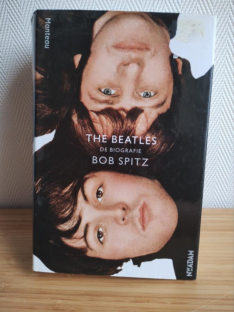 The Beatles: De Biografie - Bob Spitz (Hardcover), Boeken, Biografieën, Zo goed als nieuw, Film, Tv en Media, Ophalen of Verzenden