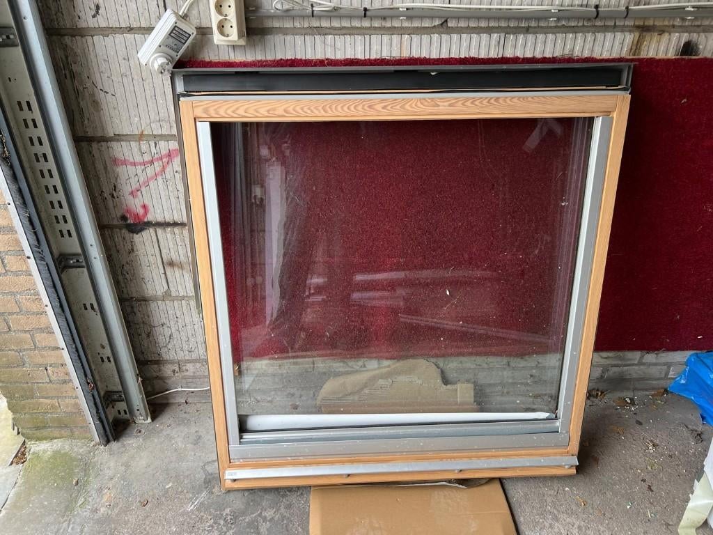 Velux dakraam S06 2 stuks, Ophalen, Gebruikt, 80 tot 120 cm, 80 tot 120 cm