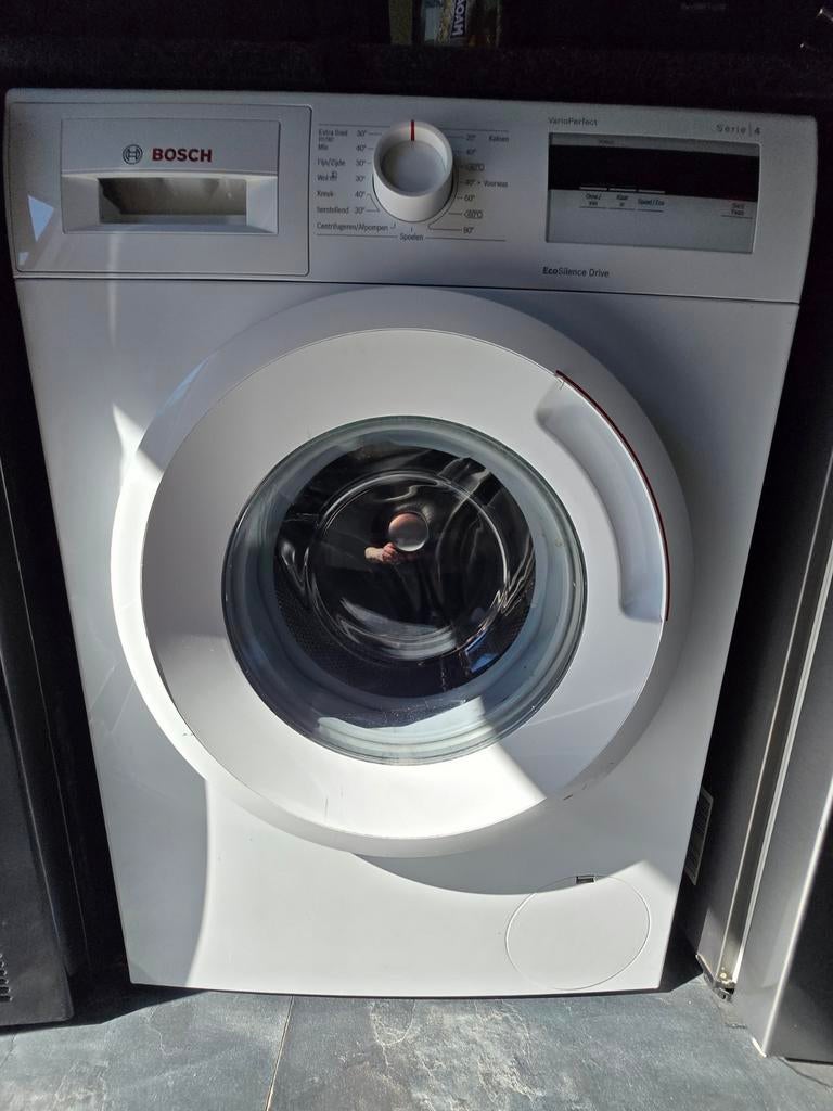 Bosch Serie 4 wasmachine, Witgoed en Apparatuur, Wasmachines, Ophalen, 1200 tot 1600 toeren, 85 tot 90 cm