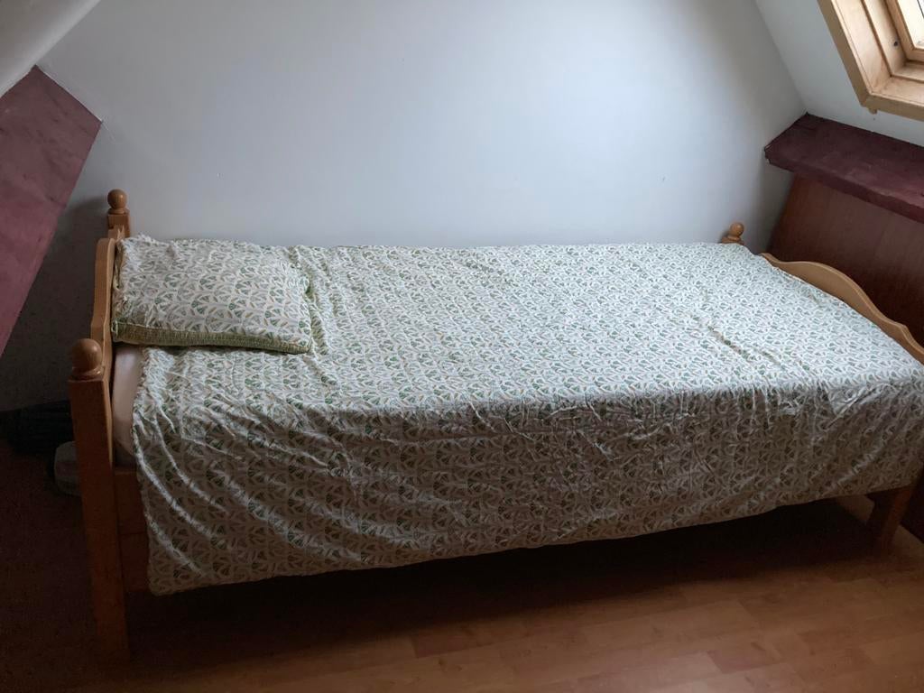 Te koop: eenpersoonsbed met matras, Ophalen, Gebruikt, Eenpersoons, 90 cm