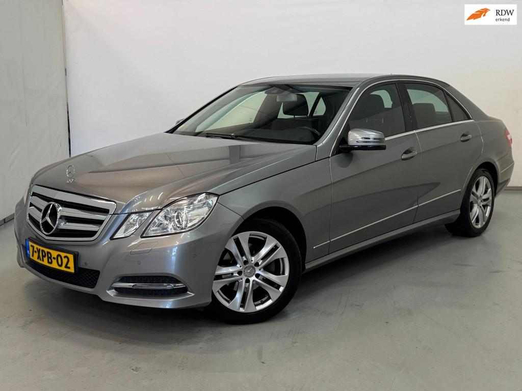 Mercedes-Benz E-klasse 220 CDI Avantgarde / Camera / Stoelve, Automaat, Euro 5, Achterwielaandrijving, Zwart