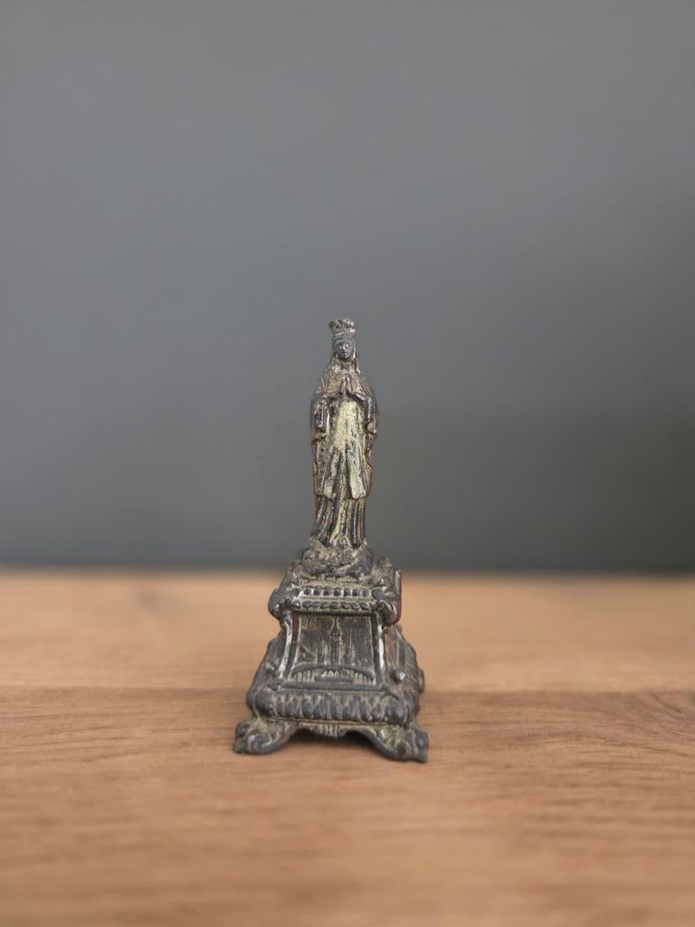 Onze lieve Vrouw van Lourdes, klein metalen beeldje, Ophalen of Verzenden