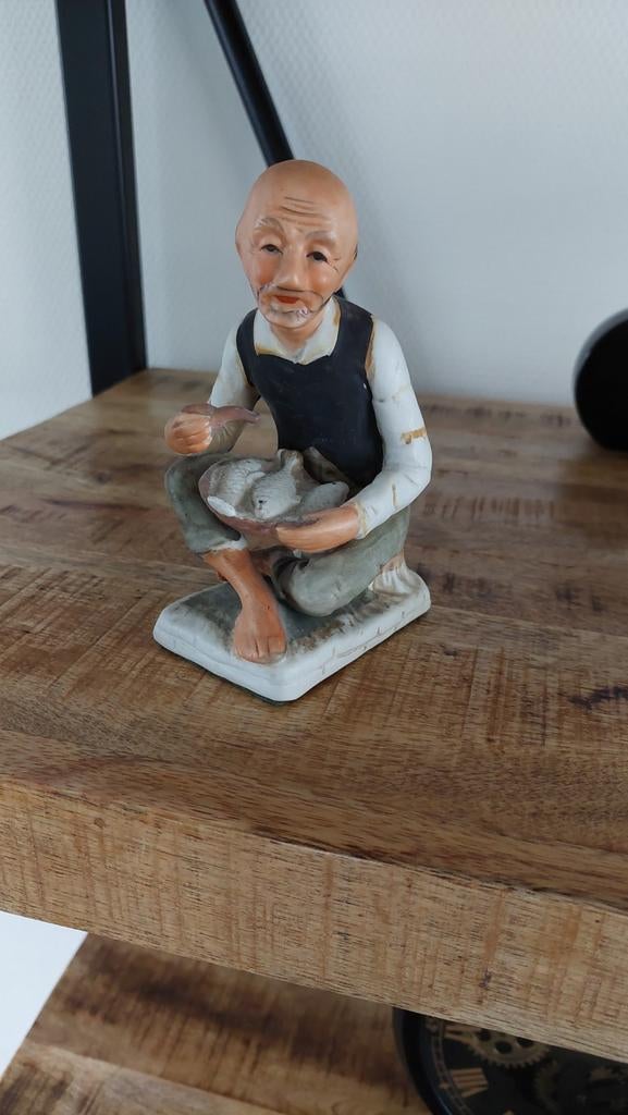 Vintage beeldje van een oude man met een schaal, Ophalen of Verzenden