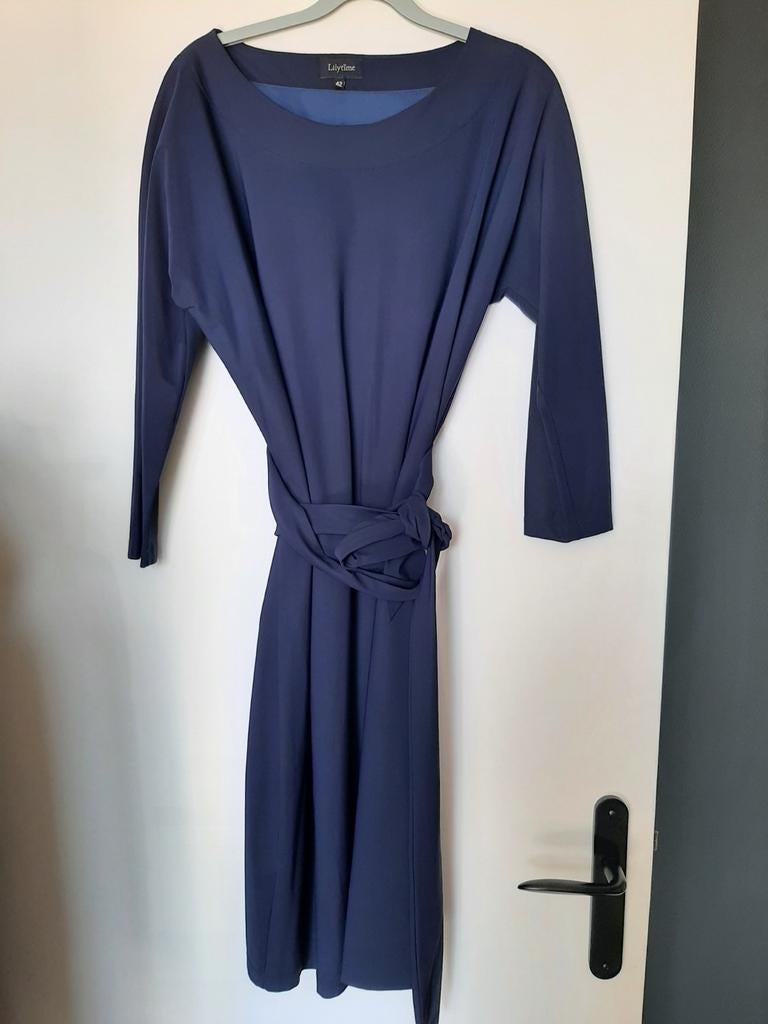Donkerblauwe jurk van Lilytime maat 42, Blauw, Maat 42/44 (L), Ophalen of Verzenden, Zo goed als nieuw