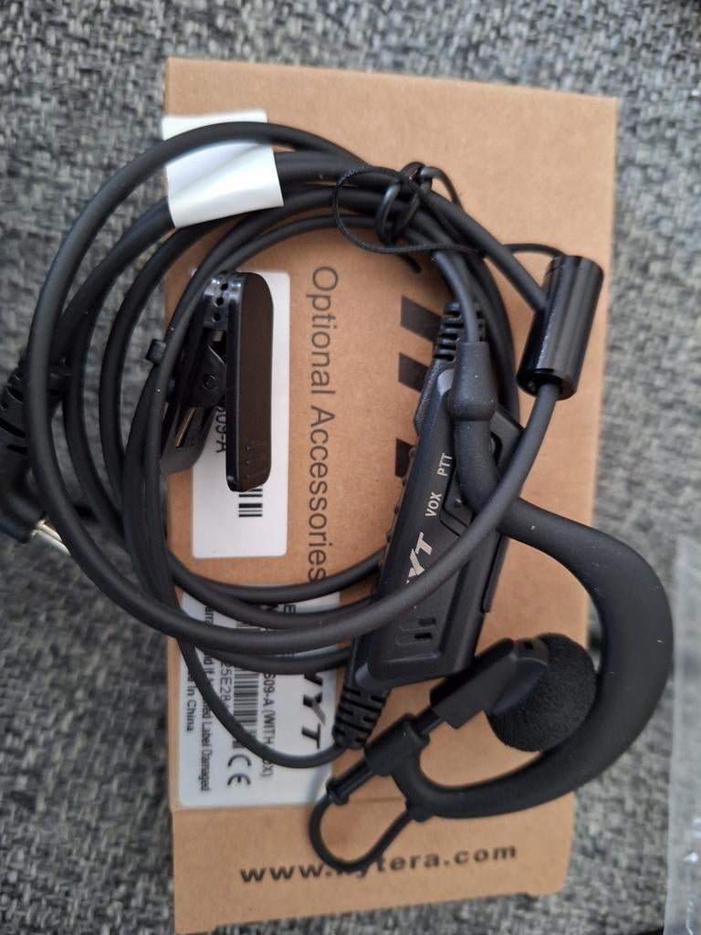 Hyt EHS09 Oortjes met ptt knop nieuw., Mvs, Nieuw, Ophalen of Verzenden, 4175bd