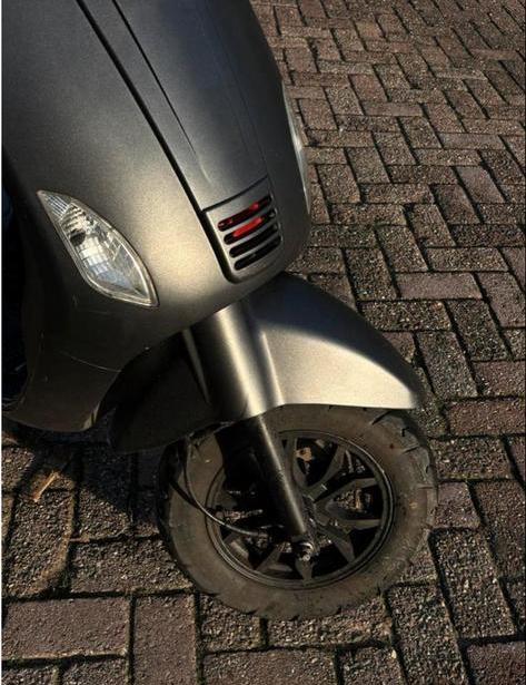 La Souris scooter - opknapper, Fietsen en Brommers, Brommers | Schadebrommers, Ophalen of Verzenden, Overige merken