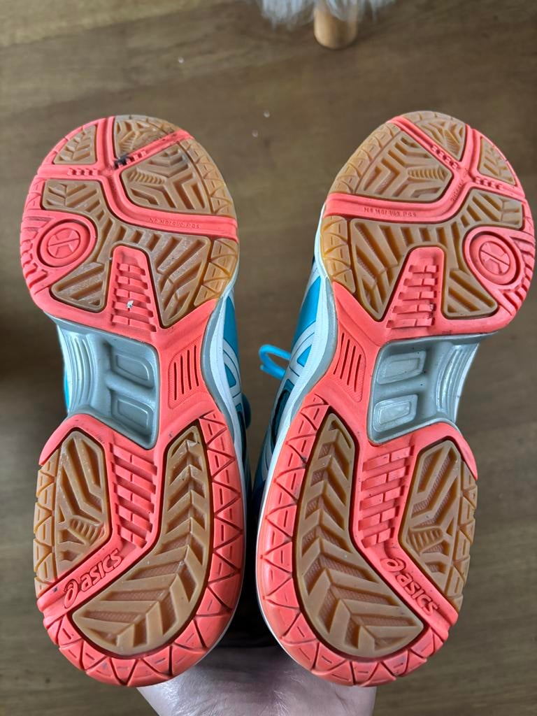 Asics gymschoenen maat 40,5, Sport en Fitness, Hockey, Ophalen of Verzenden, Gebruikt, Schoenen