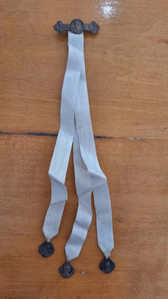 Antieke Religieuze Broche Speld Heilige Communie, Ophalen of Verzenden