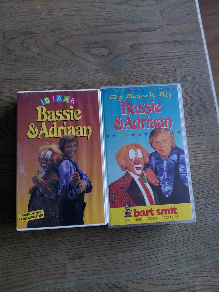 CNR banden 10 jaar & Op Bezoek bij Bassie en Adriaan., Gebruikt, Alle leeftijden, Kinderprogramma's en -films, Overige typen