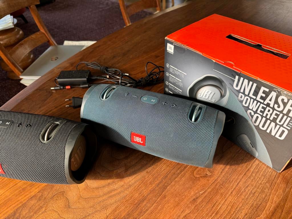 JBL Xtreme 2 speakers blauw en zwart, Ophalen of Verzenden, Zo goed als nieuw, Front, Rear of Stereo speakers, JBL