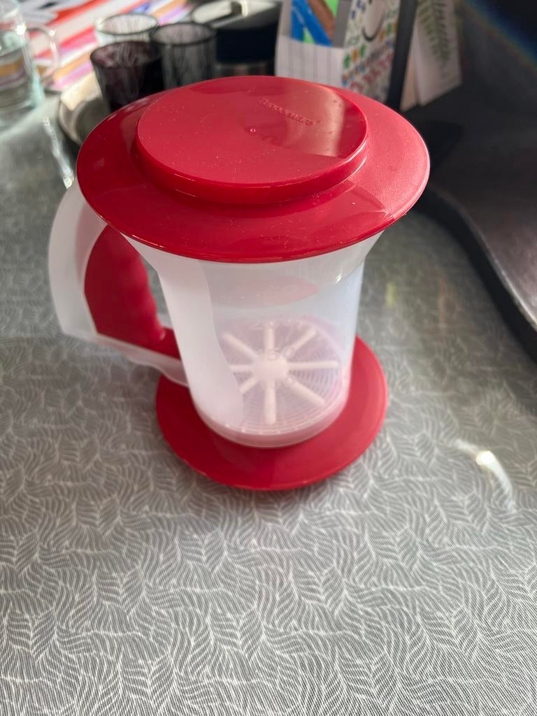 Tupperware poedersuikerstrooier / zeef, Ophalen, Zo goed als nieuw, Rood, Overige typen