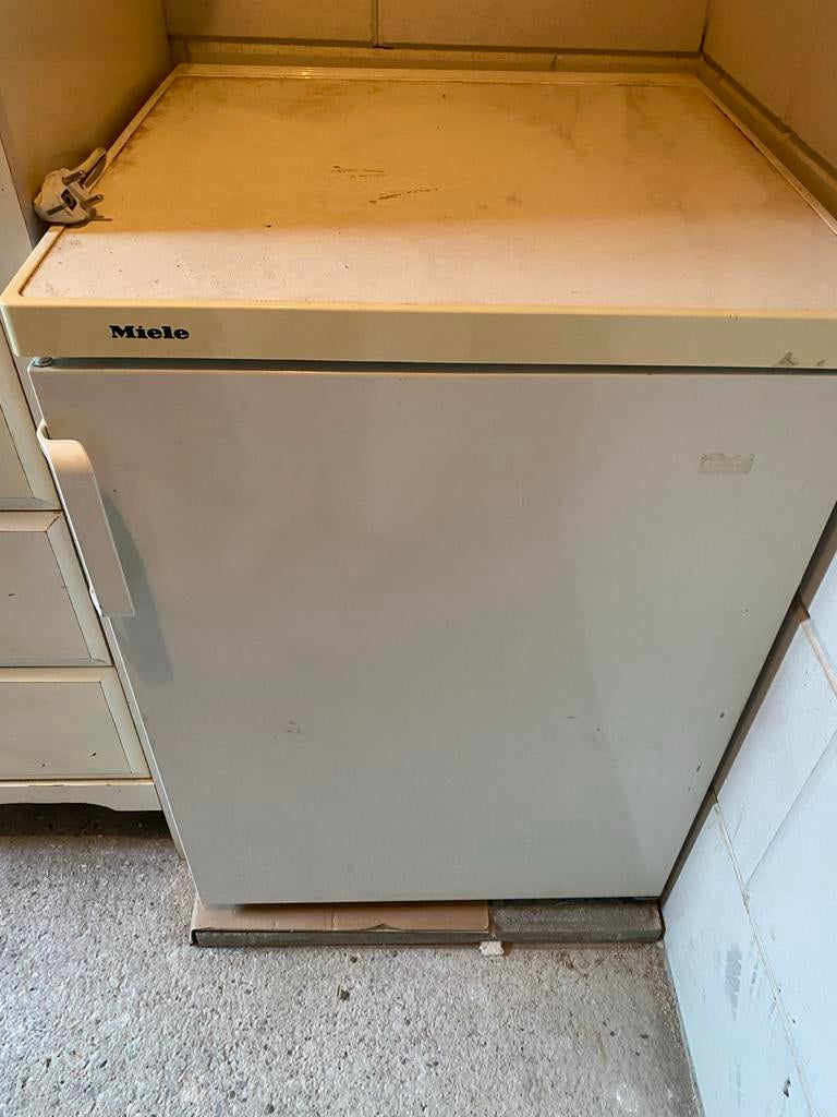 Miele Koelkast met vriesvak - Compact en Betrouwbaar, Gebruikt, 75 tot 100 liter, 45 tot 60 cm, Met vriesvak
