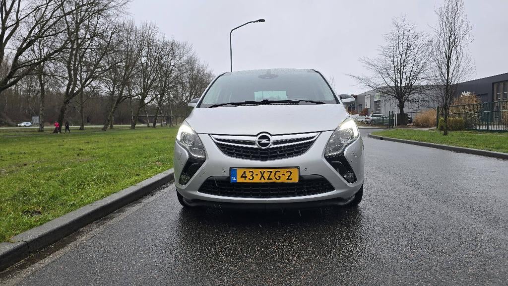 Opel Zafira1.4 T NAVI AUT 2012 Pano7P Cam Leer crus blutoth, Auto's, Opel, Euro 5, 4 cilinders, Zafira, Grijs