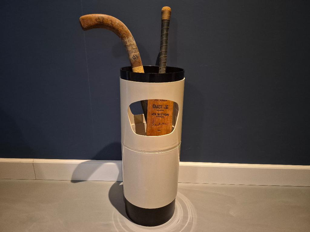 Mooie design paraplubak van Samp, Ophalen of Verzenden, Gebruikt, Kunststof