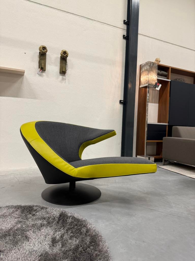 Als nieuw Leolux Parabolica Draaifauteuil stof leer Stoel, Huis en Inrichting, Fauteuils, Zo goed als nieuw, Stof, 50 tot 75 cm