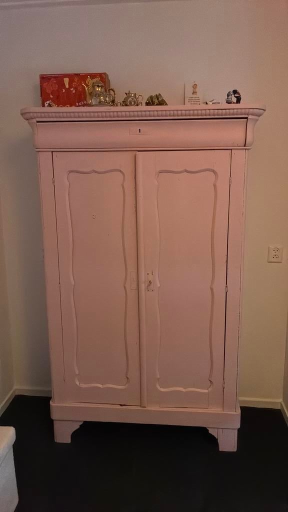 Roze Antieke meidenkast 102 breed en 174 hoog, Ophalen