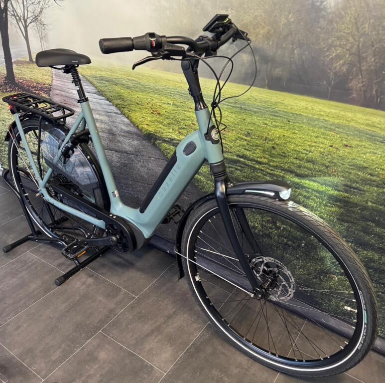 NIEUW Gazelle Grenoble C5 BOSCH | AANBIEDING | €3999 → €3199, Koninklijke Gazelle N.V., Wilhelminaweg 8 6951 BP Dieren Nederland