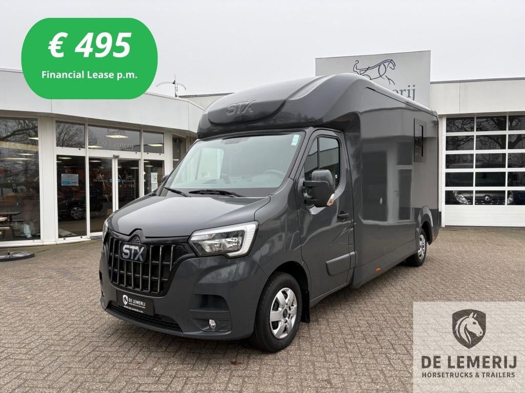 Renault Master STX Hengstenuitvoering Handbak 2022 34.750km!, Ophalen, Zo goed als nieuw, Polyester, 2-paards trailer