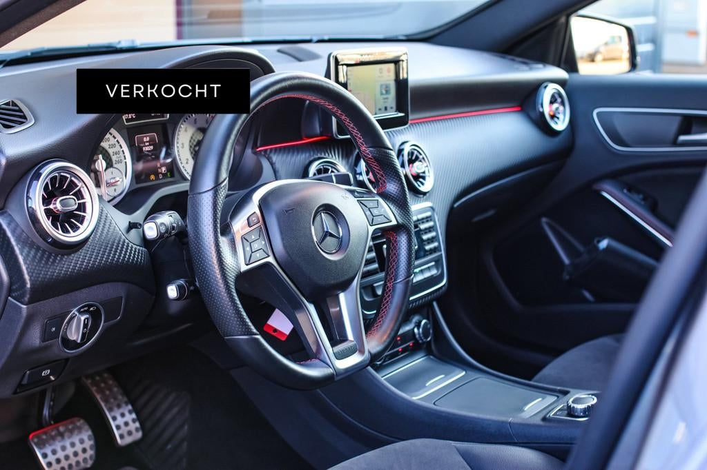 Mercedes-Benz A-klasse 180 AMG *Carplay*Cruise control*Ambie, Gebruikt, 4 cilinders, 122 pk, 19 km/l
