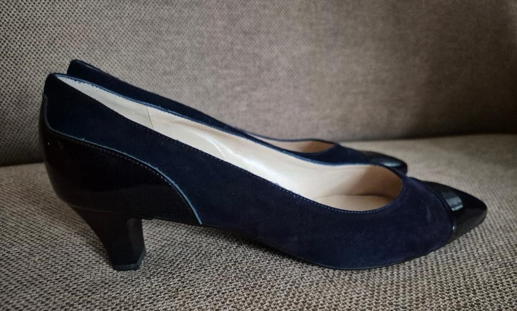 Peter Kaiser donkerblauwe pump Maat 6,5 (Mt. 40), Peter Kaiser, Pumps, Zo goed als nieuw, Verzenden