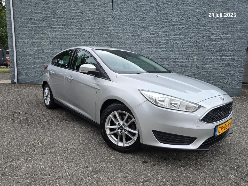 Ford Focus 1.0 Ecoboost 74KW 2015 Grijs, Auto's, Stof, 635 kg, 100 pk, Handgeschakeld