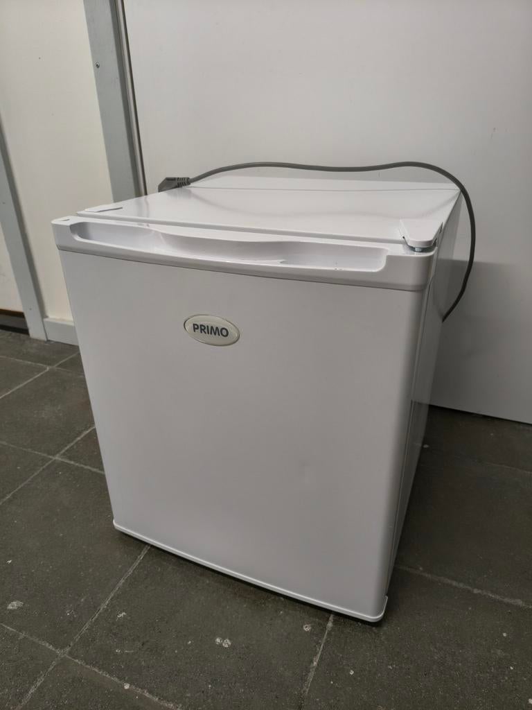 Compacte Primo Koelkast - Ideaal voor kleine ruimtes, Witgoed en Apparatuur, Ophalen, Minder dan 75 liter, Zonder vriesvak, Gebruikt