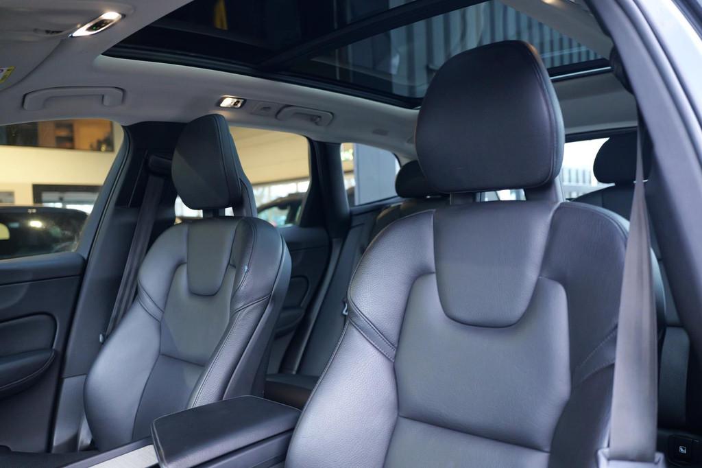 Volvo XC60 2.0 T8 AWD Inscription Pano|Luchtv|Trekh|19inch, Automaat, Gebruikt, Euro 6, 1969 cc