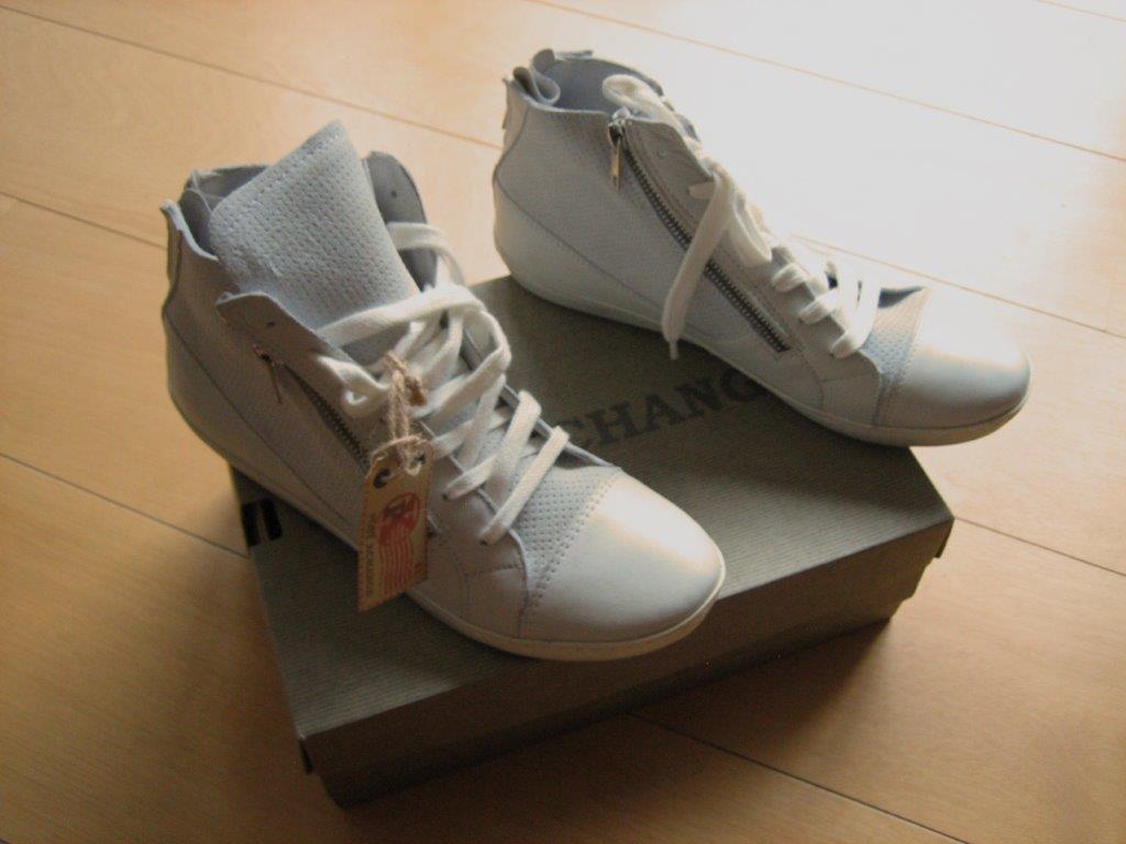 Nieuw! Sportieve wit leren sneakers POST XCHANGE 41 snazzeys, Kleding | Dames, Schoenen, Nieuw, Sneakers of Gympen, Wit, Verzenden