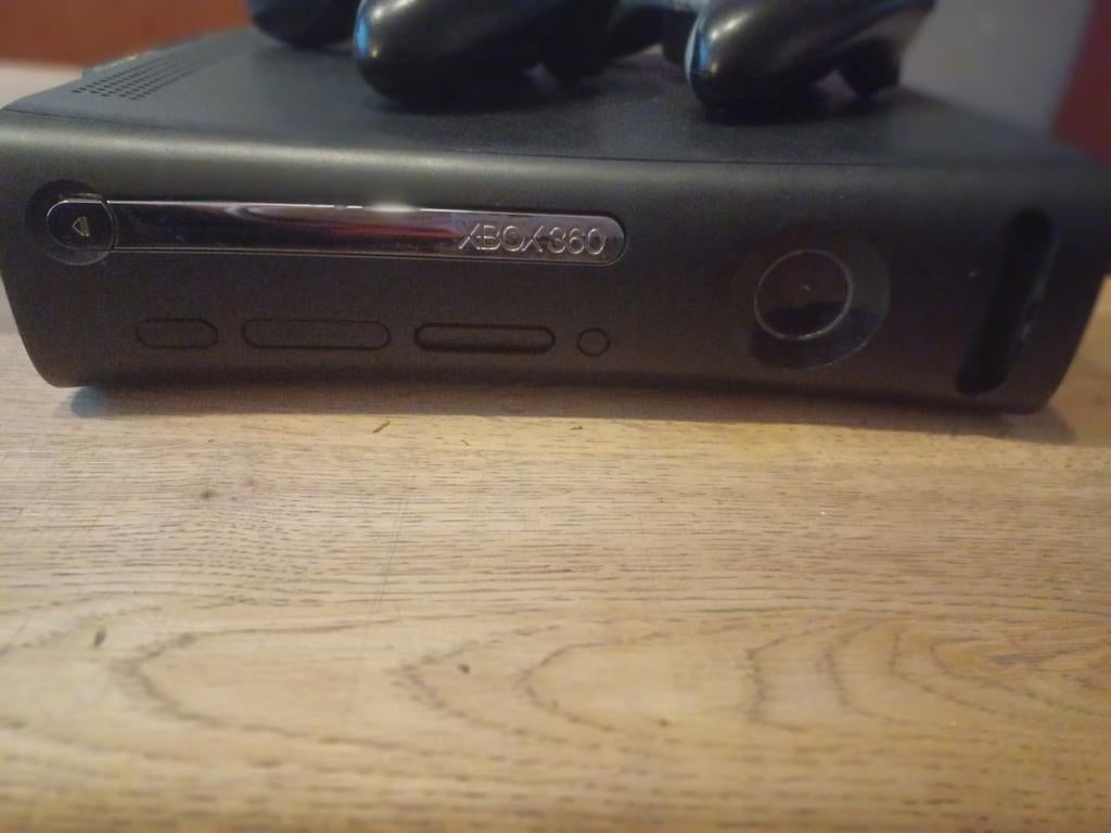 Xbox 360.., Spelcomputers en Games, Spelcomputers | Xbox 360, Ophalen, Gebruikt, 120 GB, Met 2 controllers