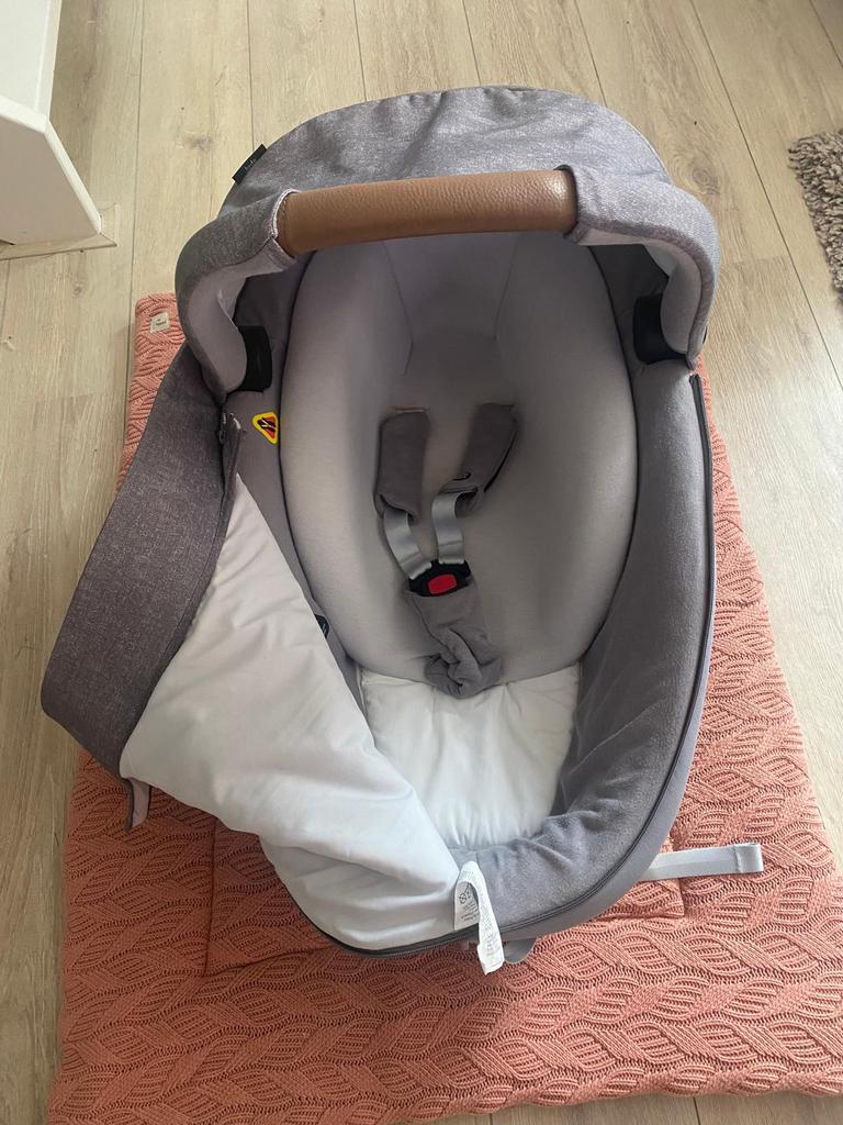 TE HUUR: maxicosi Jade isofix reiswieg+base, Ophalen, Zo goed als nieuw, Maxi-Cosi, Isofix
