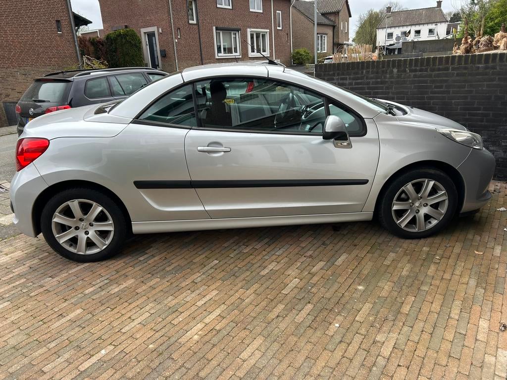 Peugeot 207 1.6 16V CC 88KW 2007 Grijs, Auto's, Peugeot, Voorwielaandrijving, Zwart, 4 cilinders, Cabriolet