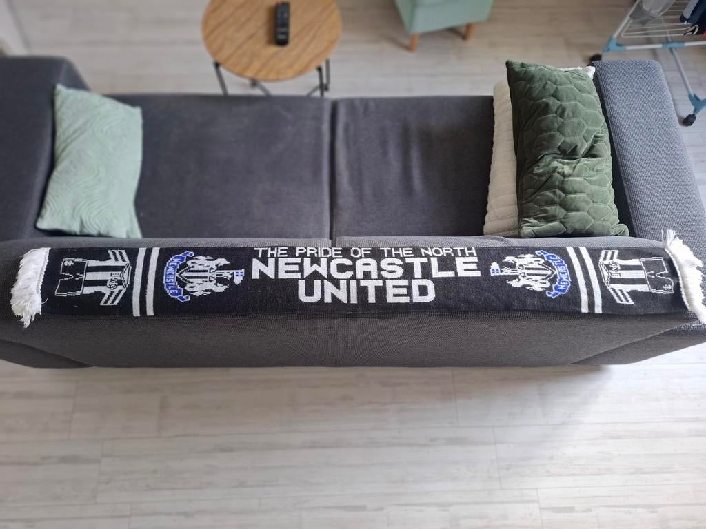 Newcastle United sjaal, Ophalen of Verzenden, Zo goed als nieuw, Buitenlandse clubs, Vaantje of Sjaal