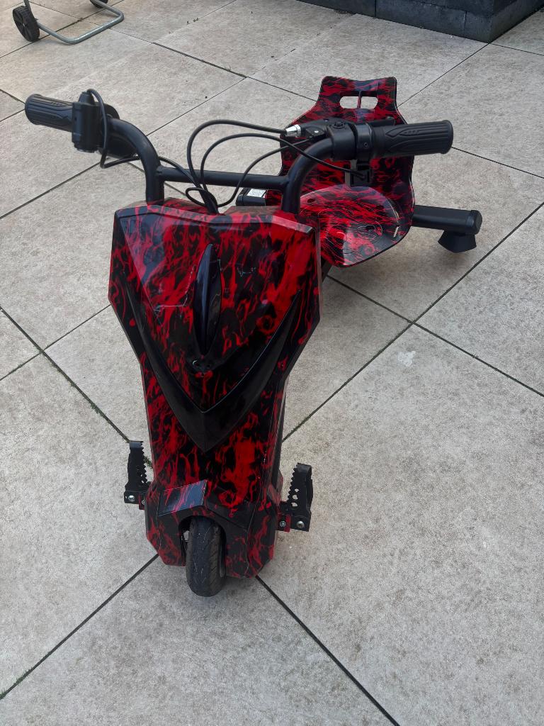 Elektrische drift trike, Fietsen en Brommers, Overige Fietsen en Brommers, Ophalen, Zo goed als nieuw