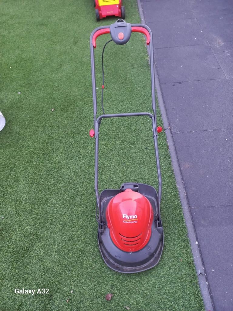 Flymo Turbo lite 250 / Electrische Grasmaaier !, Ophalen, Gebruikt