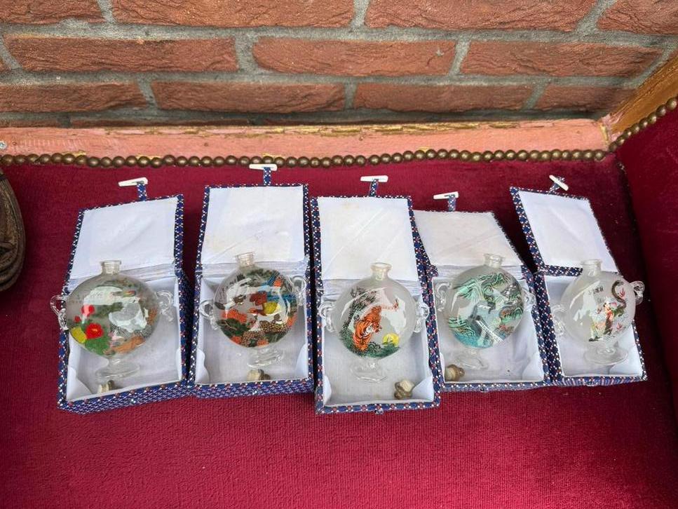 vijf prachtige snuifflesjes, China, Ophalen of Verzenden