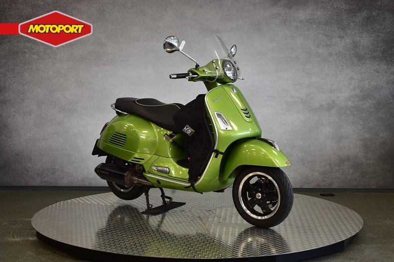 Vespa GTS 300 ABS (bj 2017) - foto 2