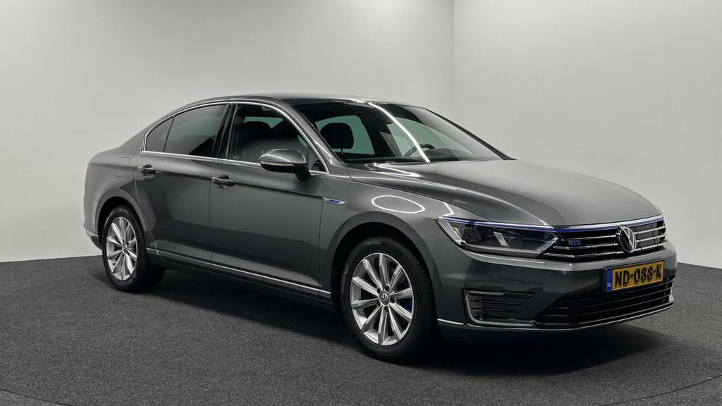 Volkswagen Passat 1.4 TSI GTE Connected TREKHAAK-NAVI-DAB-ST, Auto's, Volkswagen, Gebruikt, Euro 6, Met garantie (alle), 1622 kg
