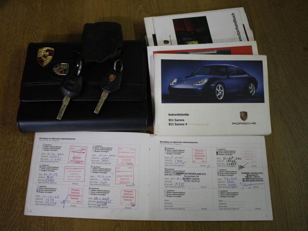 Porsche 911 Cabrio 3.4 Carrera 4 | NL-auto | Automaat | Crui, Auto's, Oldtimers, Automaat, Zwart, Cabriolet, 4 stoelen