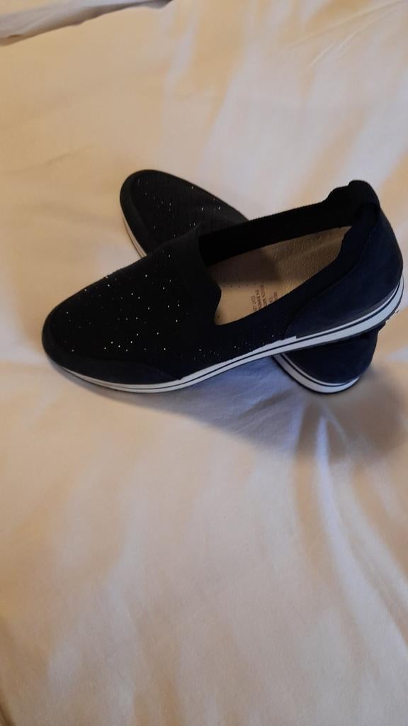 Nieuwe  schoenen  42, Medicus, Blauw, Ophalen of Verzenden, Sneakers of Gympen