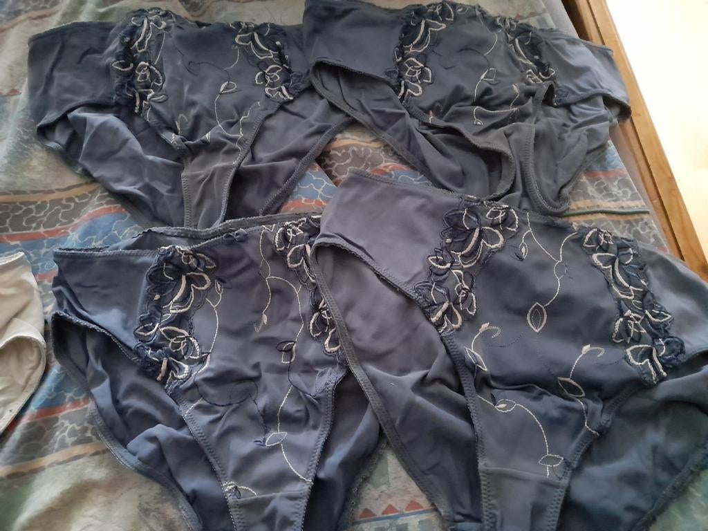 Diverse Hunkemöller DIVA slips met kant, maat L, Kleding | Dames, Ondergoed en Lingerie, Hunkemoller, Ophalen of Verzenden, Overige kleuren